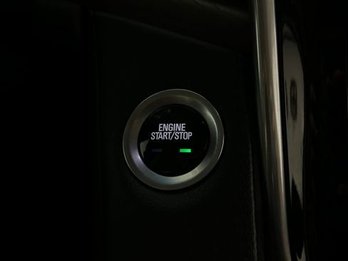 Used 2019 Cadillac Escalade ESV Luxury AWD/4WD image 13