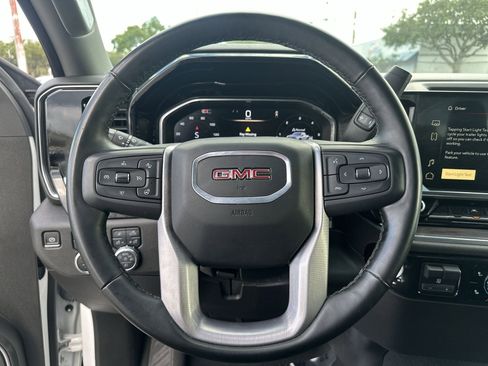 Used 2025 GMC Sierra 1500 SLT AWD/4WD image 11