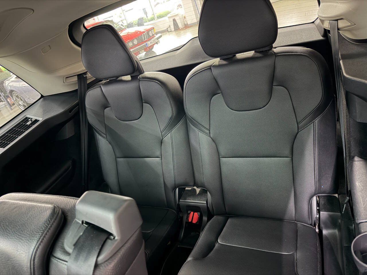 Used 2018 Volvo XC90 T6 Momentum w/ Convenience Package AWD/4WD image 14