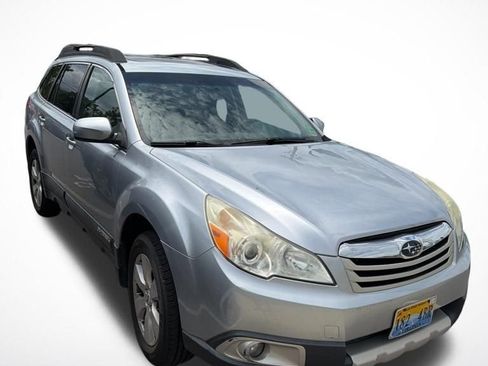 Used 2012 Subaru Outback 2.5i Limited AWD/4WD image 2