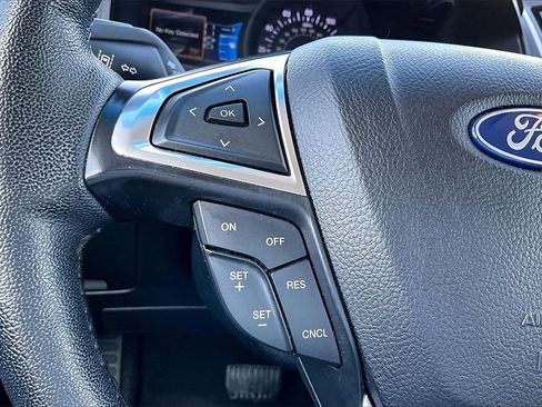 Used 2024 Ford Edge SEL image 16