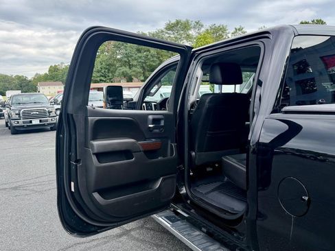 Used 2017 GMC Sierra 2500 SLT w/ Duramax Plus Package AWD/4WD image 17