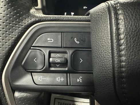 Used 2025 Toyota 4Runner SR5 AWD/4WD image 19