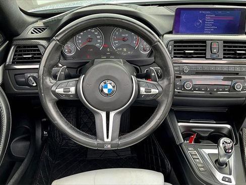 Used 2015 BMW M4 Convertible image 5