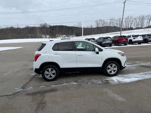Certified 2022 Chevrolet Trax LS w/ Tint and Cruise Package image 6