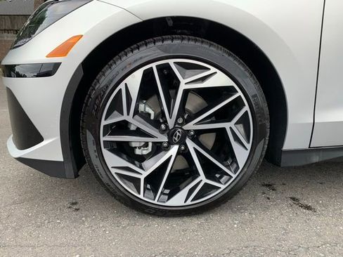 New 2025 Hyundai Ioniq 6 SEL image 9