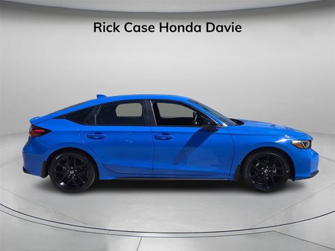 Used 2025 Honda Civic Sport image 3