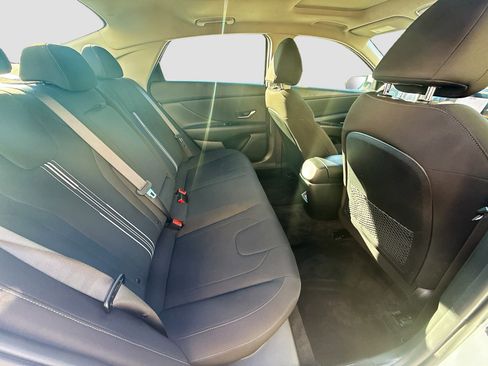 Used 2025 Hyundai Elantra SEL image 28