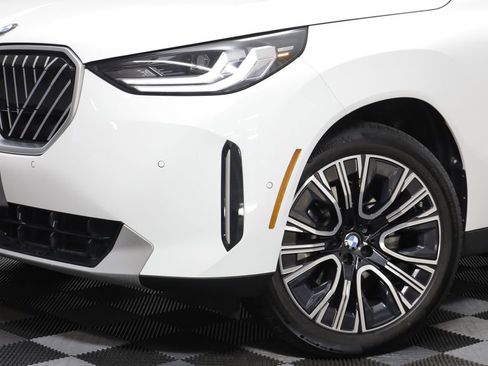 Certified 2025 BMW X3 xDrive30i w/ Convenience Package AWD/4WD image 3