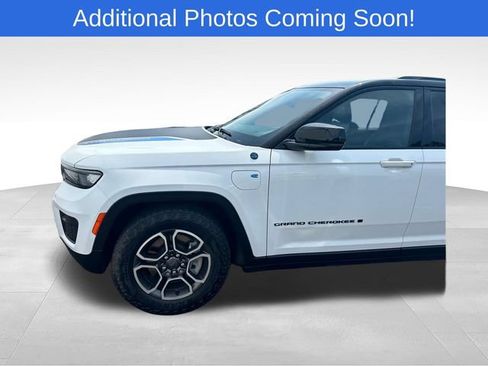 Used 2024 Jeep Grand Cherokee Trailhawk AWD/4WD image 4