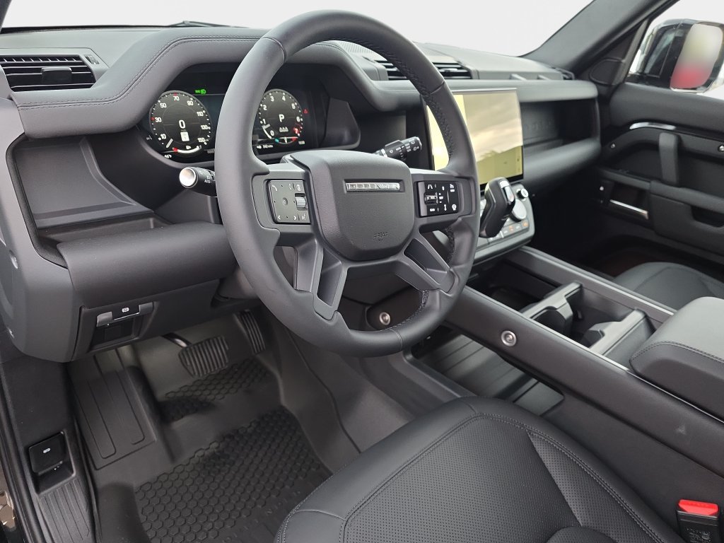 New 2026 Land Rover Defender 110 X-Dynamic SE AWD/4WD image 13