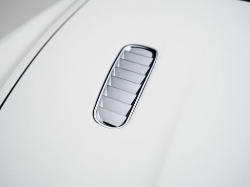 Used 2016 Aston Martin DB9 GT image 13