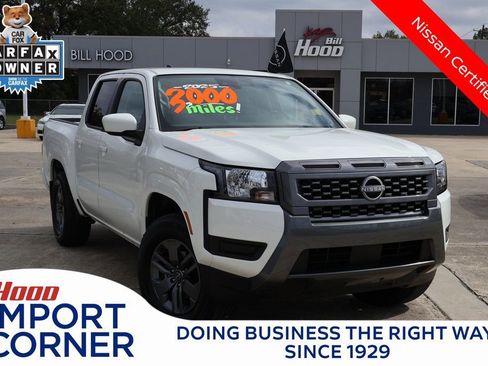 Certified 2025 Nissan Frontier SV image 1