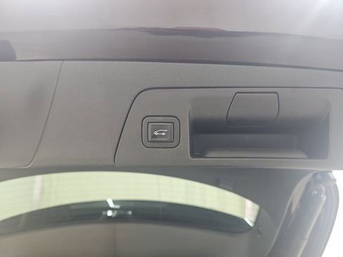 Used 2023 Buick Envision Avenir image 17