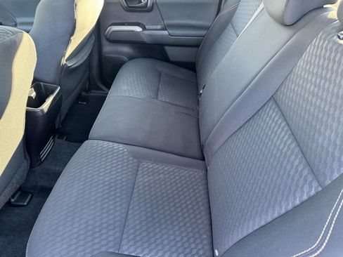 Used 2022 Toyota Tacoma SR5 w/ Trail Edition image 7