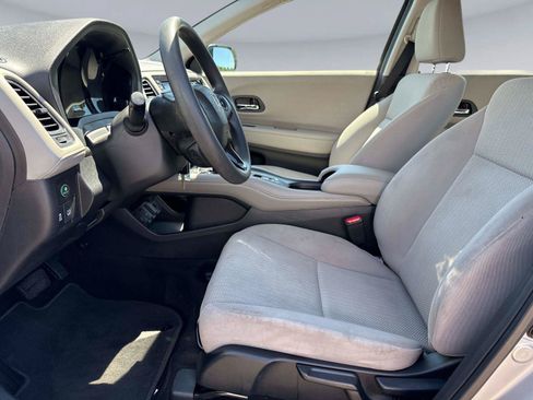 Used 2018 Honda HR-V LX image 19