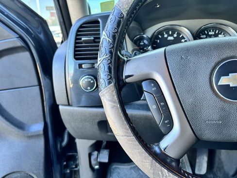 Used 2010 Chevrolet Silverado 2500 LT w/ Interior Plus Package image 5