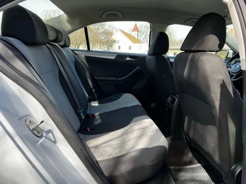 Used 2017 Volkswagen Jetta S image 19