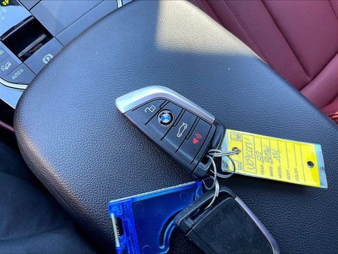 Used 2023 BMW X4 xDrive30i w/ Premium Package image 31