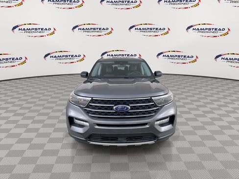 Used 2021 Ford Explorer XLT w/ Equipment Group 202A AWD/4WD image 3
