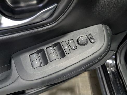 Used 2025 Honda HR-V LX image 12