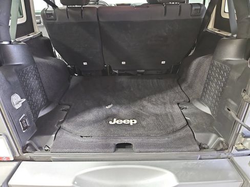 Used 2017 Jeep Wrangler Unlimited Sahara w/ Max Tow Package AWD/4WD image 21