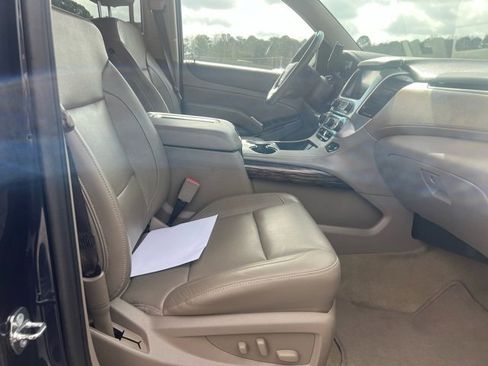 Used 2017 GMC Yukon XL SLT w/ Premium Edition image 6