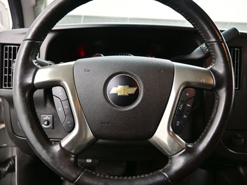 Used 2019 Chevrolet Express 3500 w/ Driver Convenience Package image 17