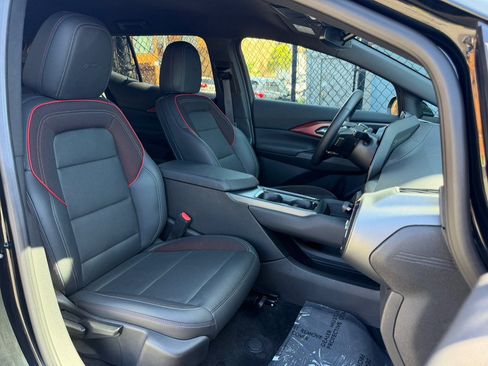 Used 2024 Chevrolet Equinox EV RS FWD image 30
