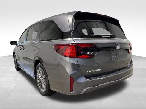New 2026 Honda Odyssey Touring image 3