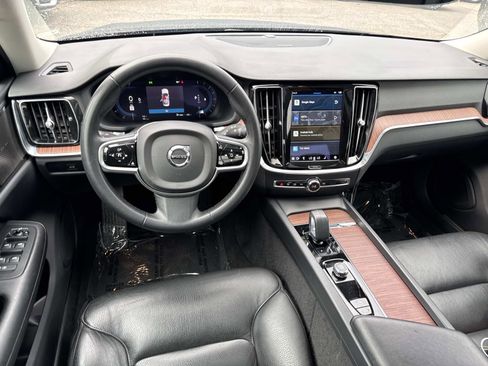 Used 2024 Volvo S60 B5 Plus image 8