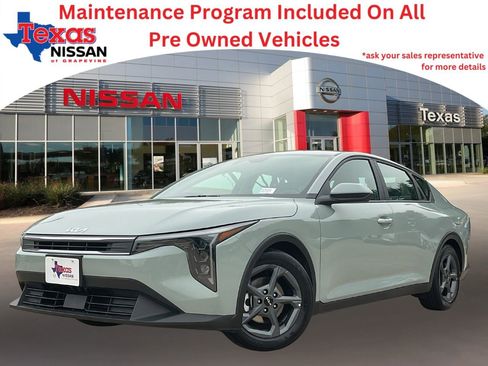 Used 2025 Kia K4 FWD image 1
