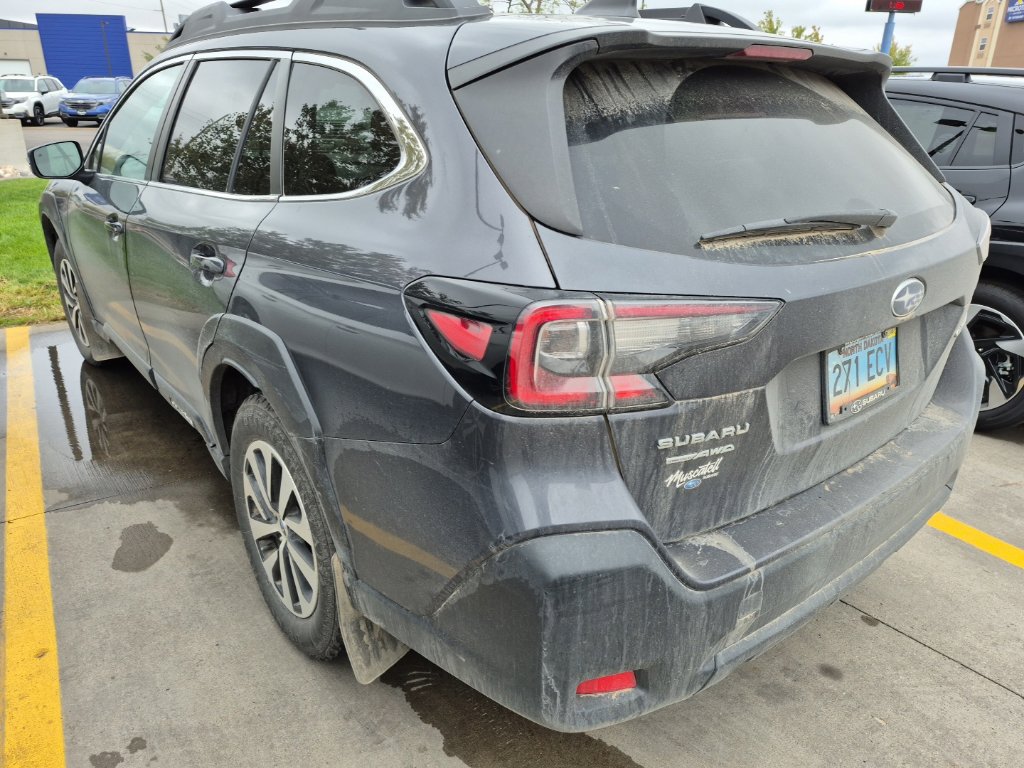 Used 2024 Subaru Outback Premium AWD/4WD image 9