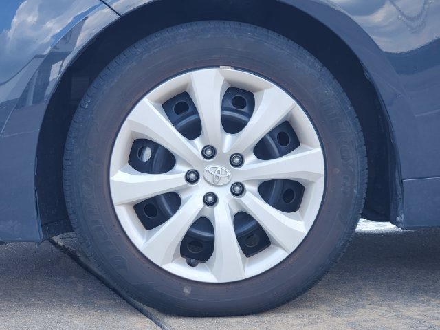 Used 2025 Toyota Corolla LE FWD image 10