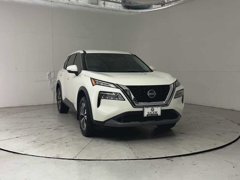Used 2021 Nissan Rogue SV FWD image 3