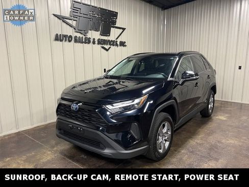 Used 2022 Toyota RAV4 XLE image 1