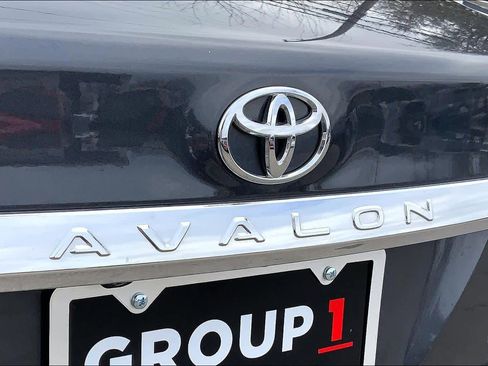 Used 2011 Toyota Avalon Limited image 29