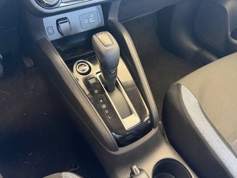 Used 2025 Nissan Versa SV FWD image 39