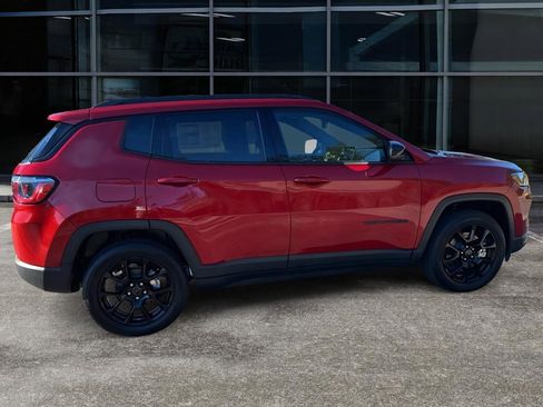 New 2026 Jeep Compass Latitude image 8