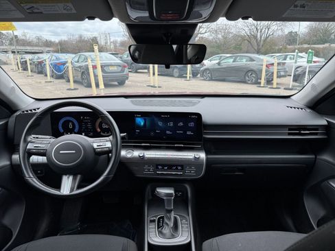 Used 2025 Hyundai Kona SEL image 29