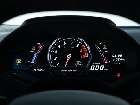 Used 2018 Lamborghini Huracan Performante image 11