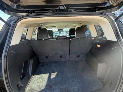 Used 2017 Ford Escape SE w/ SE Sport Appearance Package image 32