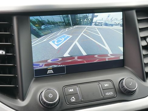 Used 2023 GMC Acadia SLT image 26