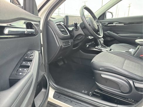 Used 2024 Kia Seltos X-Line image 9