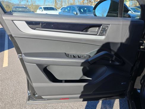 Used 2024 Porsche Cayenne image 19