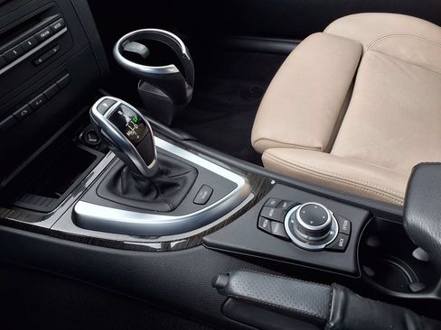 Used 2013 BMW 135i Convertible RWD image 35