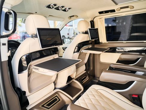 Used 2021 Mercedes-Benz Metris Passenger w/ Premium Safety Package image 24