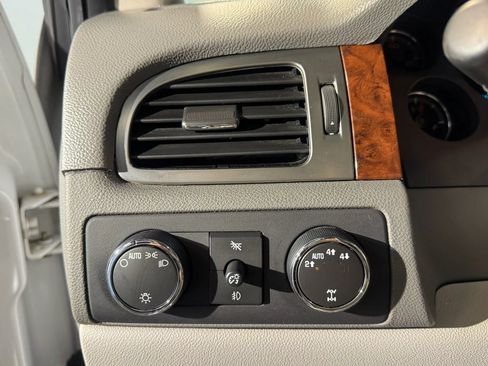 Used 2007 Chevrolet Avalanche LTZ w/ LTZ Preferred Equipment Group AWD/4WD image 13