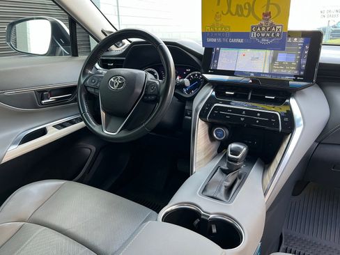 Used 2021 Toyota Venza Limited image 49