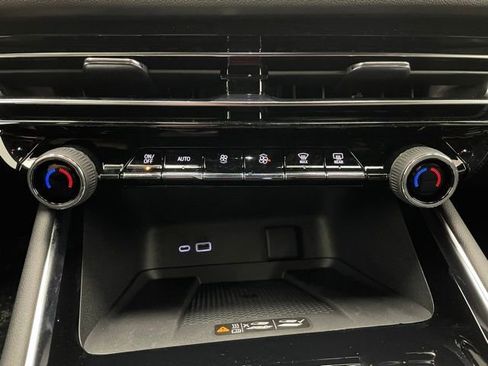 New 2026 Chevrolet Traverse LT w/ Driver Confidence Package image 6